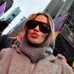 Rita Ora Instagram - Rehearsals done! And next time you see us @ryanseacrest and I will be live in Times Square! Don’t miss it! Live on @abcnetwork 🎊🔮✨❤️😜 📸: @thestewartofny Times Square, New York City