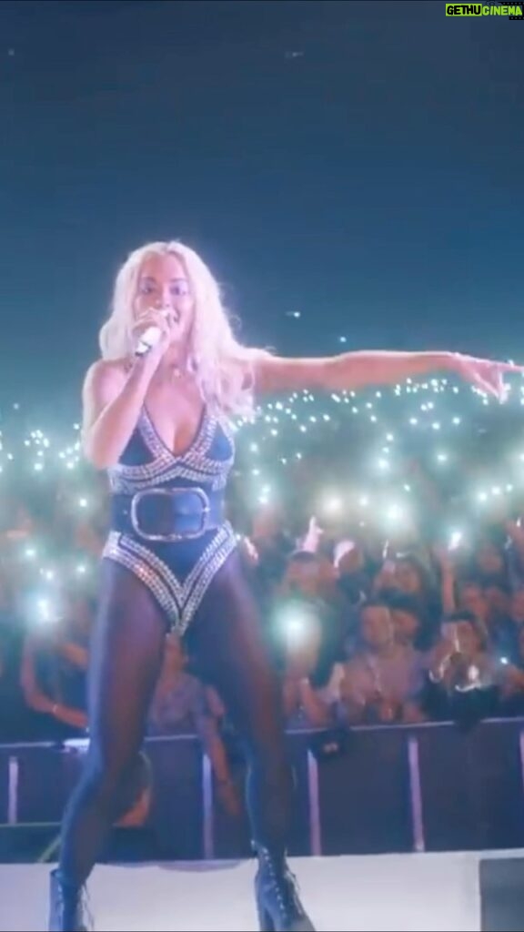Rita Ora Instagram - Really missing touring today and seeing the beautiful Ritabots singing back at me... ILYSM 🥹 💕 Video from the Phoenix Tour Diary in Germany in 2019 x