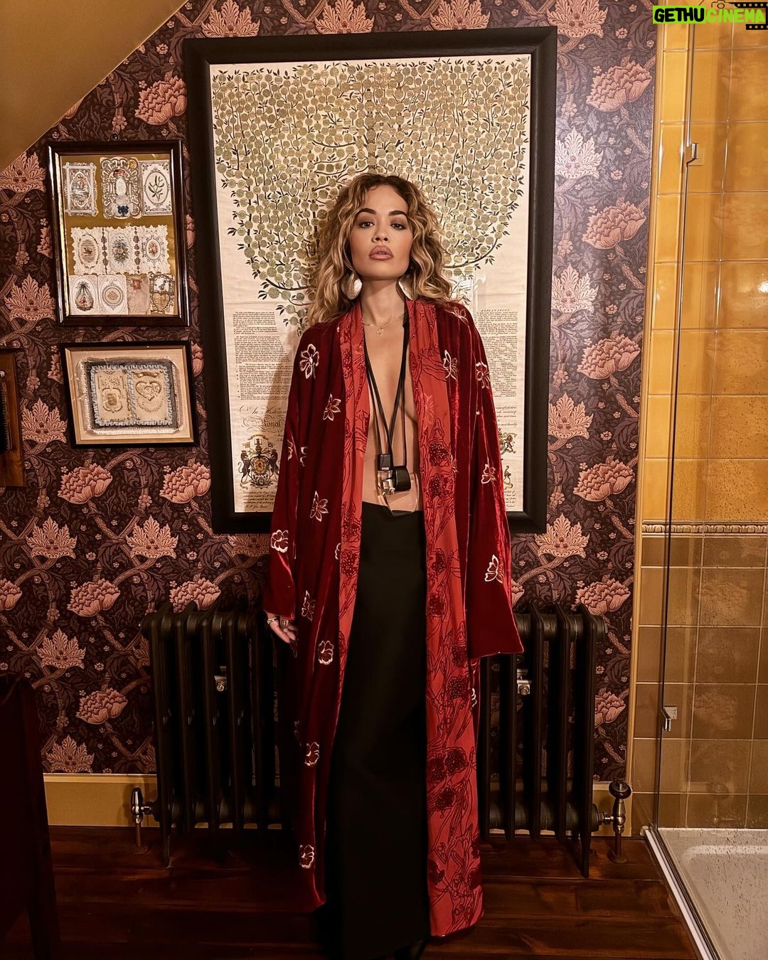 Rita Ora Instagram - Pick your poison ☠️ 🤍 Los Angeles, California