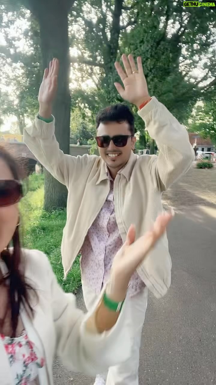 Riyasha Dahal Instagram - Kaalo chasmaa nai thiyena 🤣 #riyashadahal #victorpaudel #husbandwife #netherlands #eithem #amsterdam #vlog #riyashadahalofficial #youtubechannel