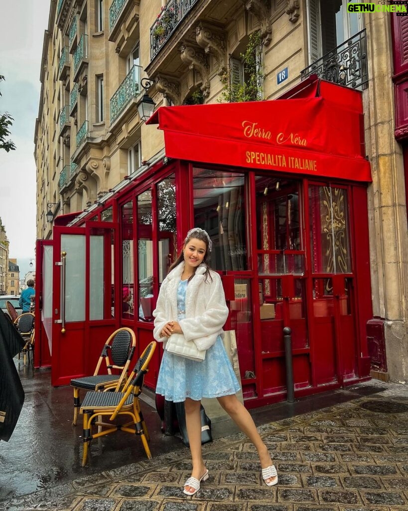 Riyasha Dahal Instagram - Gabriel’s Restaurant in Emily in Paris does exist and it’s Italian. #emilyinparis #gabrielrestaurant Terra Nera