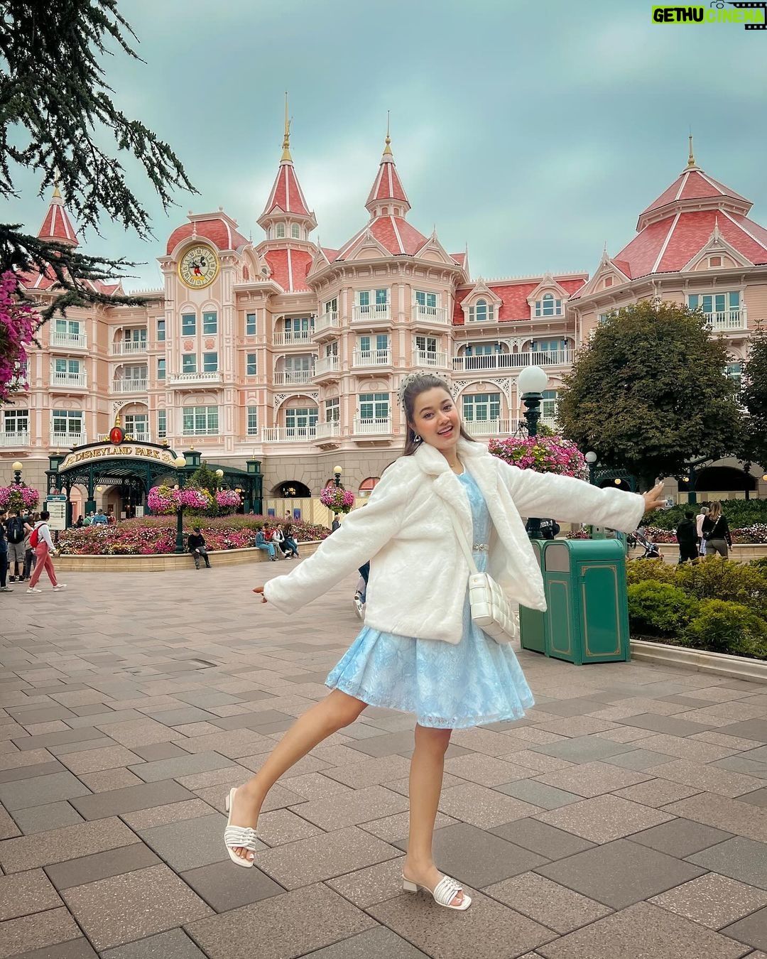 Riyasha Dahal - 22K Likes - You're never too old to wish upon a star.