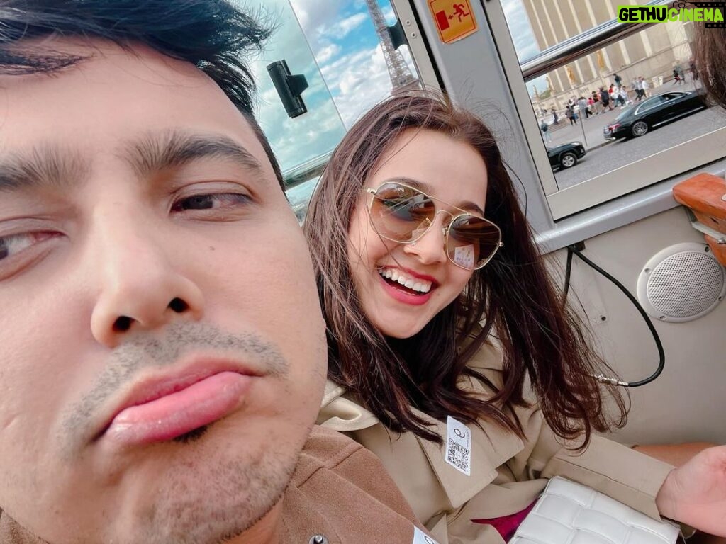 Riyasha Dahal Instagram - Couldn’t stop myself from sharing this cute expression of my husband. 🤣🤣 #france🇫🇷 Paris, France