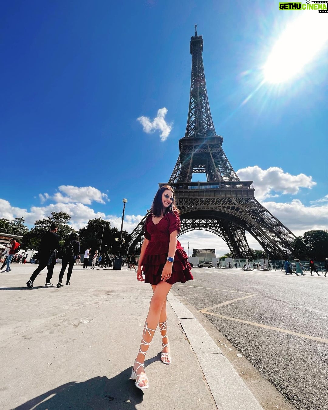 Riyasha Dahal - 9.1K Likes - Meet me at the Eiffel Tower. ♥️
Thank u @sealinks.holidays 🙏🏻