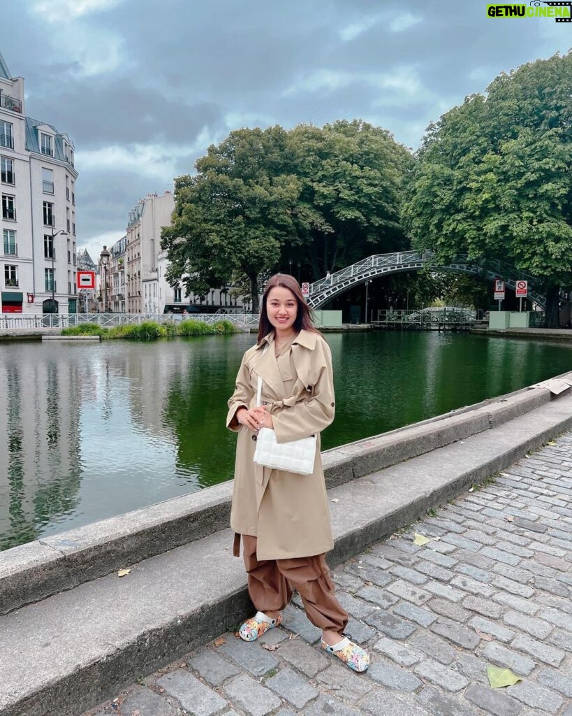 Riyasha Dahal Instagram - Bistarai ghumdai xam hai 😁 Paris, France