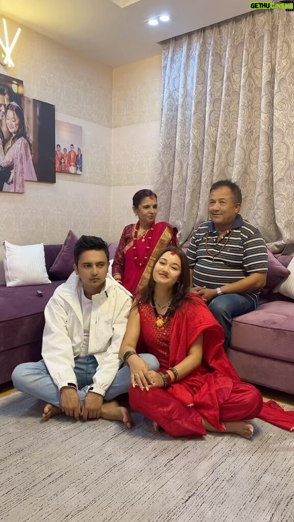 Riyasha Dahal Instagram - Xoro man parihaalyo. 😄 with my in-laws 🙏🏻♥️ 🧿