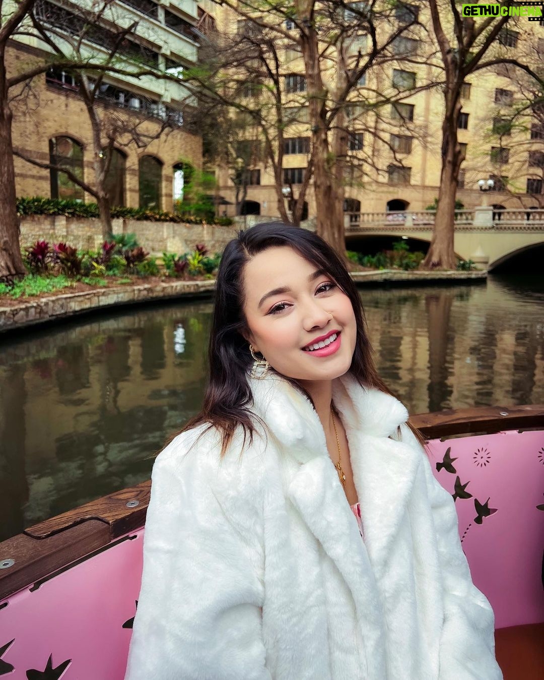 Riyasha Dahal Instagram - Take me back here… 🤍 #throwbackusa 🇺🇸 San Antonio, Texas