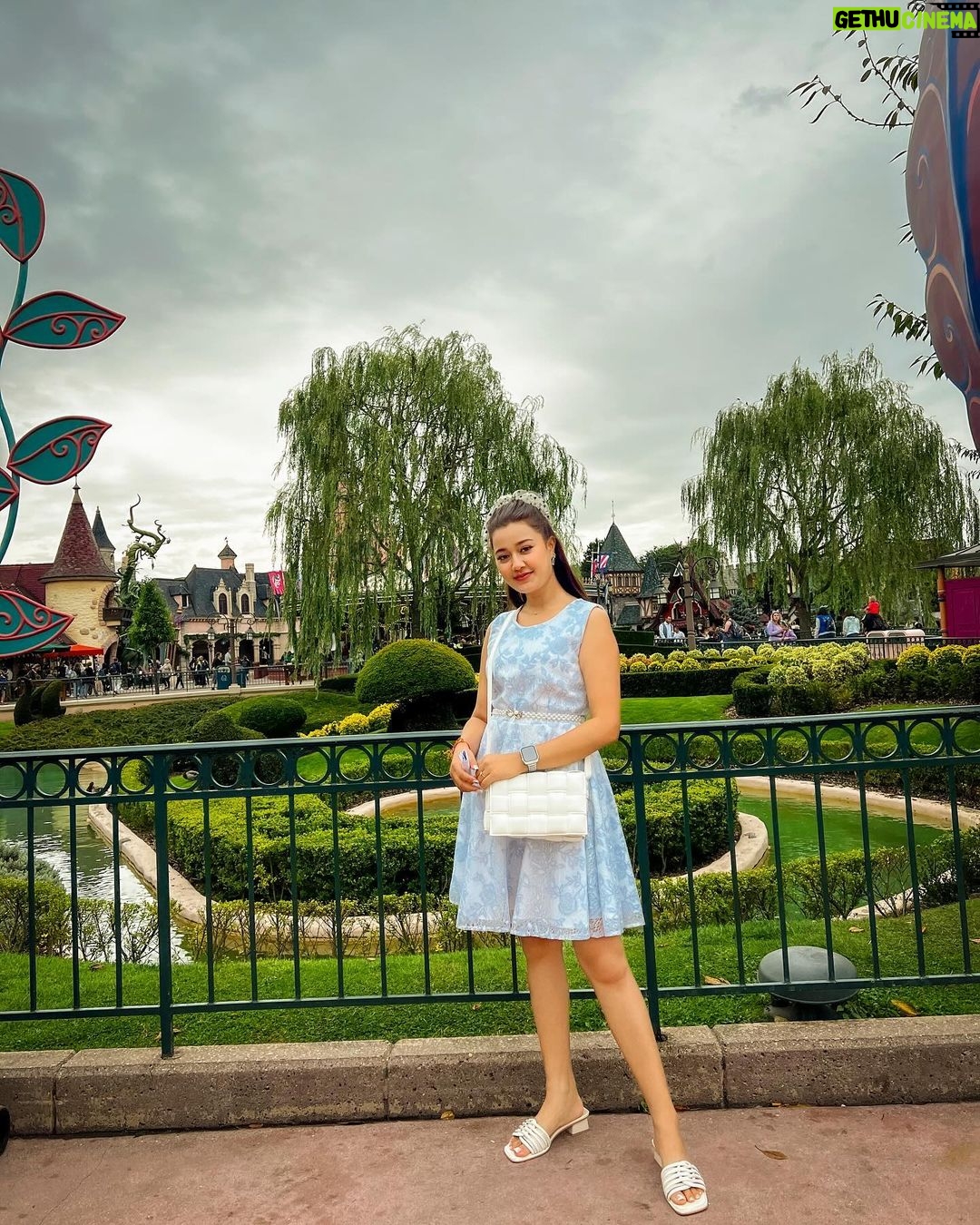 Riyasha Dahal - 22K Likes - You're never too old to wish upon a star.