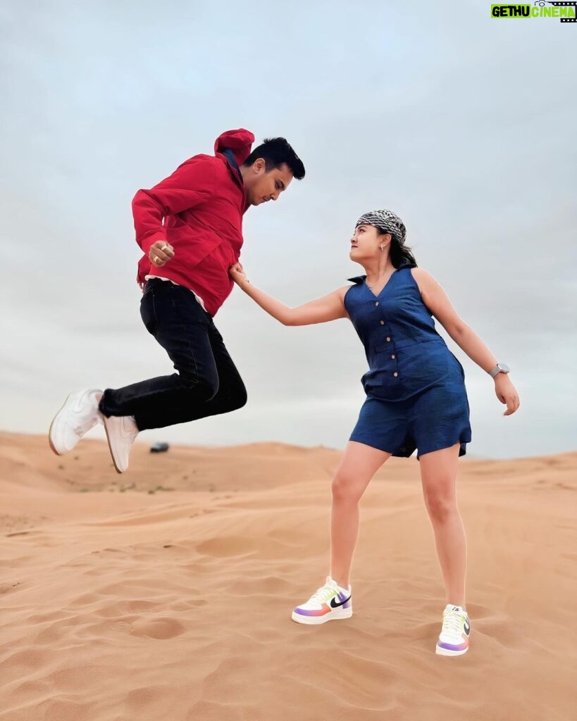 Riyasha Dahal Instagram - Valentine Day को दिन मलाई गिफ्ट चाहिन्छ भनेको थिए कि थिन? खाली हात आउने? लु जा त!! Desert Safari Dubai