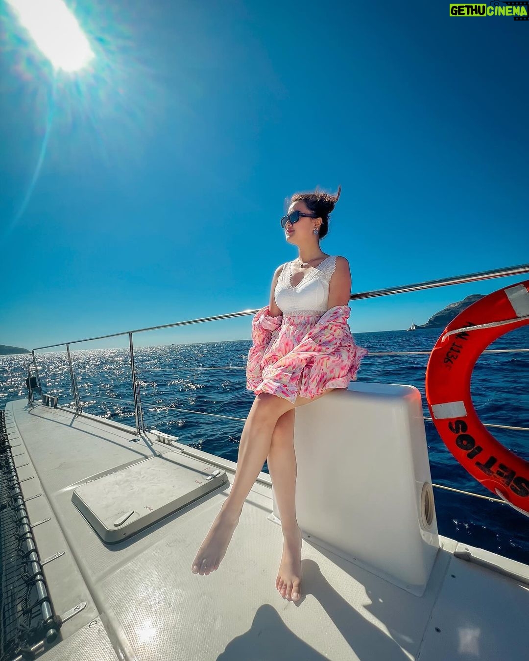 Riyasha Dahal - 10.3K Likes - Life is as vast and mysterious as the beautiful sea.