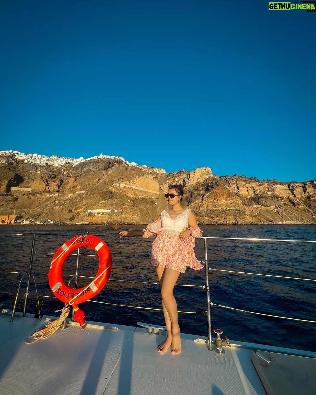 Riyasha Dahal - 10.3K Likes - Life is as vast and mysterious as the beautiful sea.