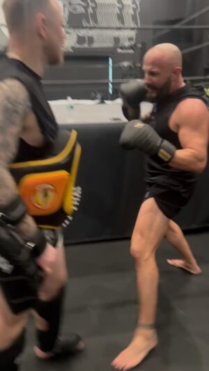 Robert Anthony Fish Instagram - Thank you @malakaiblxck @thedarkartsgym .. meeting, chopping it up some and training with @andybadco1 @liambadco exceeded all expectations! Martial arts is a common thread that’s lead me to some truly rewarding experiences.. Oyyyyy! @hitman_fightleague