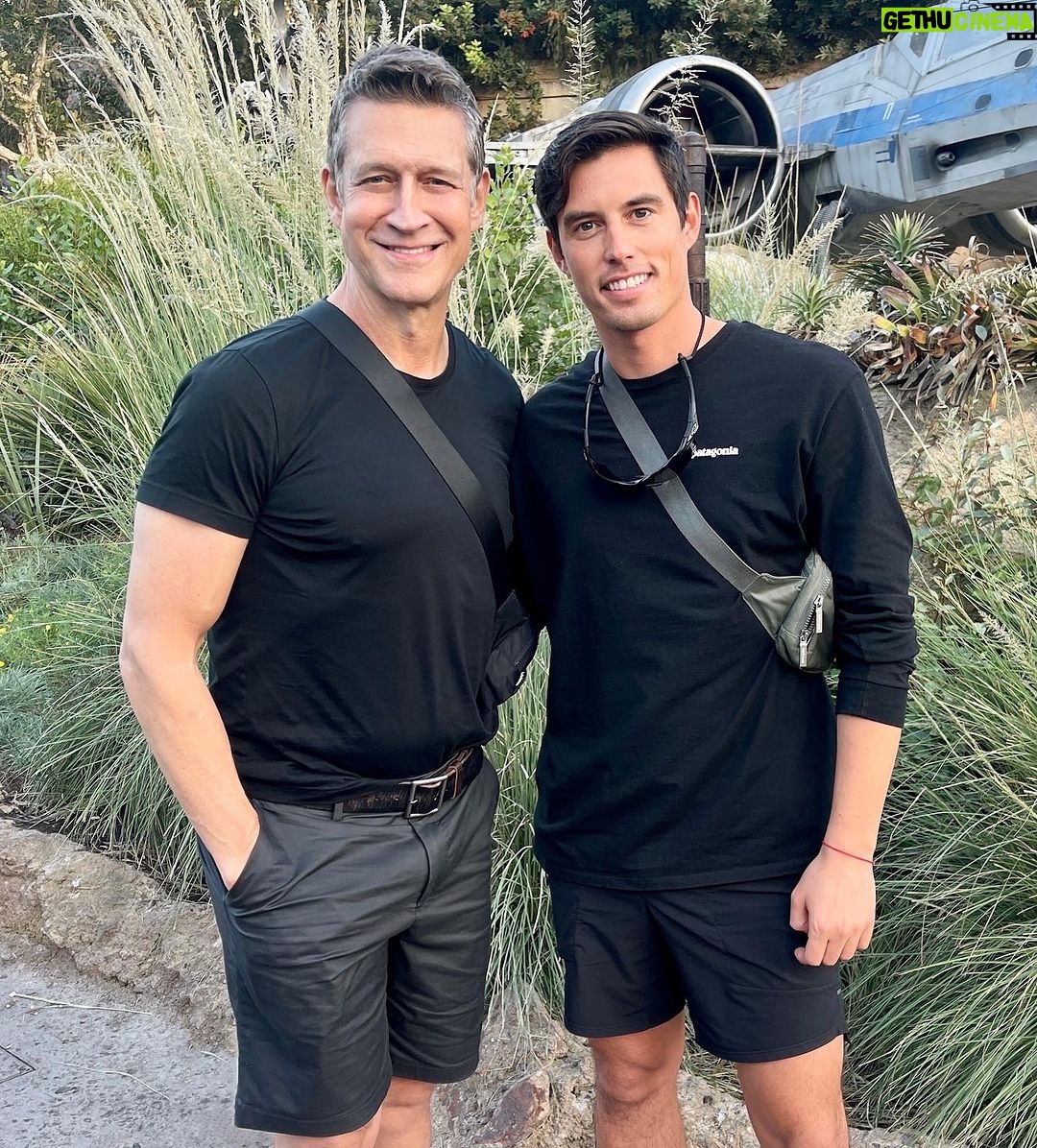Robert Gant - 4.2K Likes - Halloween time at @disneyland is a treat! Great time with my friend @jonhillstead. Pro tip: Comfortable shoes are key. Walked over 10 miles per my tracker. #GreatExercise #Halloweentime #Disneyland 🎃🏰