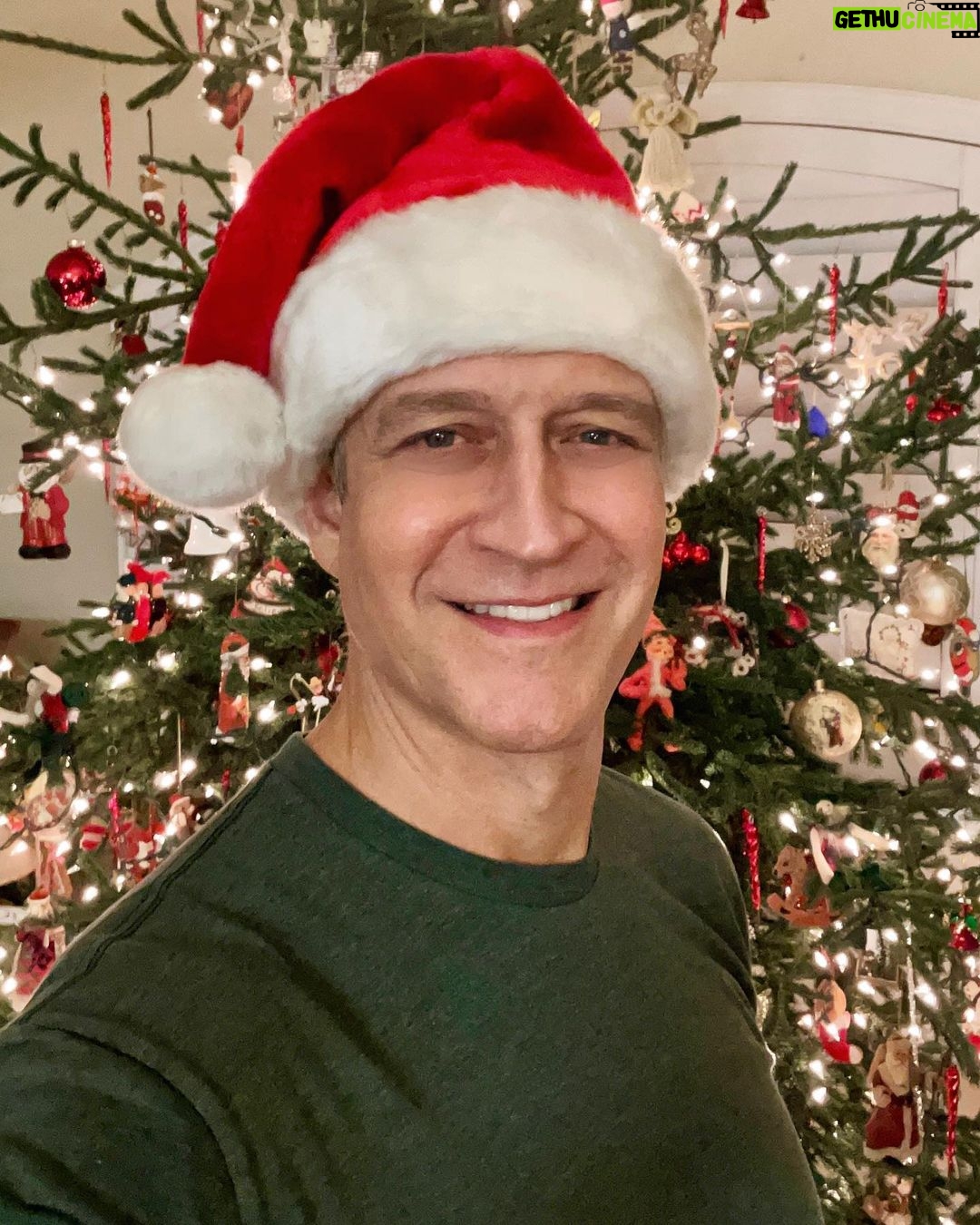 Robert Gant - 3.3K Likes - Merry Christmas and Happy Holidays from Tampa! Thank you for the gift of our connection this year. Sending love and wishes for peace wherever you are and however you’re spending this time of year. #MerryChristmas #HappyHolidays #Family #ChristmasinTampa