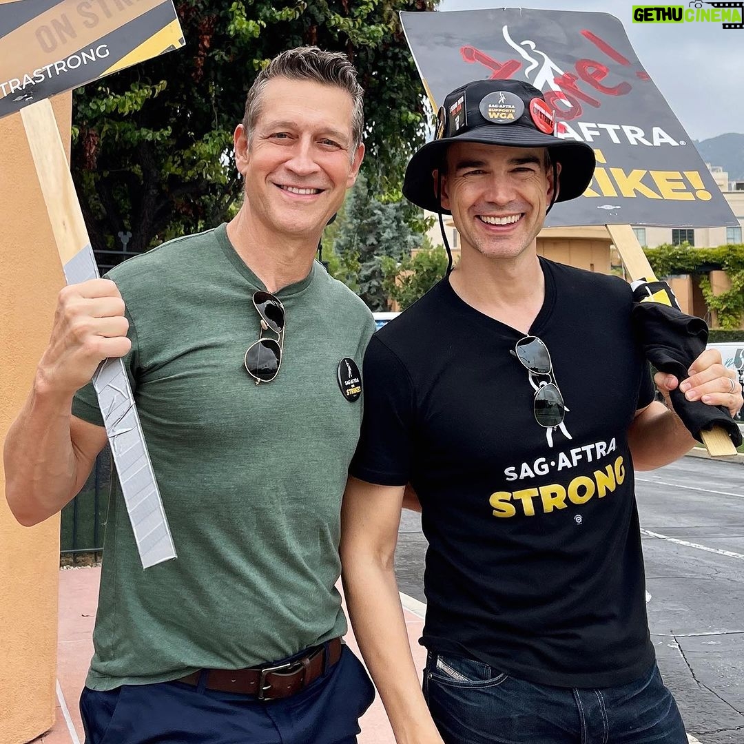 Robert Gant - 4K Likes - I had the good fortune to work with this wonderful and very talented gent, @chrisgorham, back in 2000-2001. Happy to be walking the picket line with him at that same lot these 23 years later as we all close in on a fair and equitable deal. And grateful to get to be in this beautiful profession after all this time. Will be good to have everyone back to work!
#sagaftrastrong