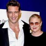 Robert Gant Instagram - Holy smoke, it’s the 80th birthday of this extraordinary woman, the one and only @sharonglessreal! A trailblazer, a powerhouse, a force, wrapped in so much brassy, overflowing love. I’m grateful to call her my friend. (And for the gift of getting to play her son-in-law on #QAF.) Man, am I happy she was born. And I know I’m far from alone in that sentiment. So please join me in wishing Dame Sharon Gless a wonderful milestone birthday and a fantastic decade to come! #TheDame #HappyBirthday #DebbieNovotny #QueerAsFolk (Many moons ago at the Hollywood and Broadway Salute to Pride at NY City Hall.) City Hall NYC