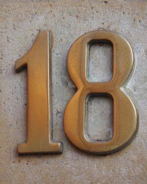 Robert Gant Instagram - My heart is full of gratitude today at turning eighteen years sober off drugs and alcohol. Eighteen years ago, I had no idea the gifts that would come from taking this journey. Some overt and obvious, some nuanced and almost imperceptible. 

Maybe more than anything, it’s this deep, profound feeling of thankfulness for the feeling and experience of life that the sober journey offers. It’s not easy to describe, but I’m blessed to have it. The folks I get to travel the path with are, at the same time, gifts of the experience and reasons I’m still on this road. 

For, as much as there can sometimes be a pull to isolate or to “do this on your own,” life always happens with others. It can. I’ve realized it’s wise to let it/them in. Thank you to my fellows and my ever-shifting concept of a higher power for this journey and the life it continues to offer.