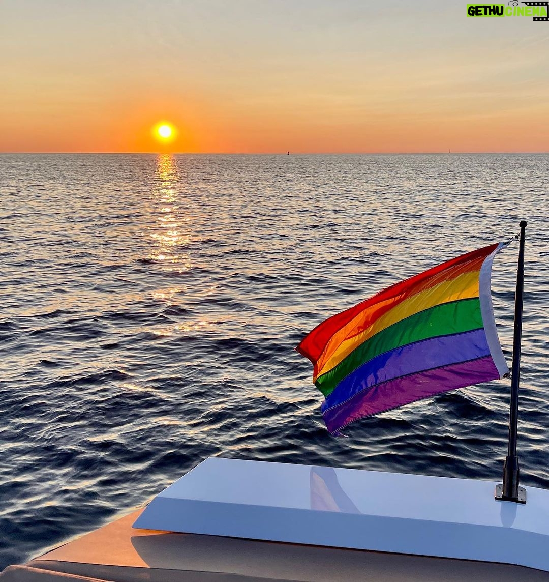 Robert Gant - 5.5K Likes - Dinner on the boat off Provincetown. Hope everyone’s having a great holiday weekend. #Sunset #Grateful @bdstevens1 @alexcaps
