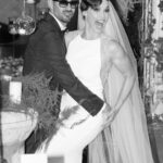 Roberta Giarrusso Instagram - L’essenza del nostro matrimonio in uno scatto 🤣 Buon anniversario a noi e che possa peggiorare col tempo 😝 Auguri a noi ❤️ @riccardo_dipasquale Immortalato da @gianlucag7 📸 Dipinta da @gennaromarchesemakeupartist 💄 Acconciata da @tamaraninci 💇🏻‍♀️ Vestita da @pronovias 👰🏽 Diretta da @lasusannamaurandi 💃