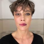 Roberta Giarrusso Instagram - Divisa tra me e Giulia 🎬 “GARBAGE MAN” La magia del make-up di @castelluccisilvia E L’hairstyle di @radu3553