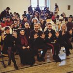 Roberta Giarrusso Instagram - Oggi è stata una giornata meravigliosa con gli studenti di Cascia Ragazzi giovani e attenti a un tema tanto delicato come quello della violenza sulle donne e della violenza in tutti sensi È stato bello condividere con voi Grazie al sindaco Mario de Carolis All’assessore alla cultura Monica del Piano per averci ospitato e ovviamente anche alla Sala della Pace E Grazie a miei amici colleghi @pino_quartullo @margina68 @giorgiom.94
