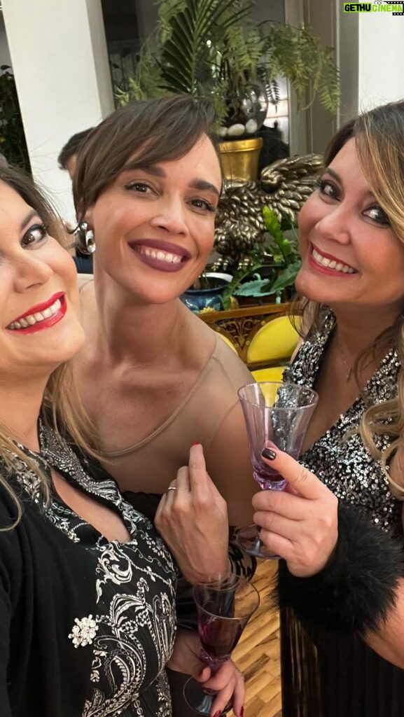 Roberta Giarrusso Instagram - Carrellata di sorrisi al super party di compleanno di @benedettaparavia ❤️🕺🏻