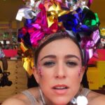 Roberta Sá Instagram – #tbt #photodump 🔙 Sinto saudade de Recife, do Carnaval, dos amigos que são muitos, da tapioca com coco melhor do nordeste, da cultura pulsante que me apresenta novidades e reafirma a poesia constate das suas ruas e filhos apaixonados! Tô voltando, Recife, saudade e Sambasá me trazendo pelo braço 🎉

👉🏽 Espero vocês: dia 1° de dezembro, véspera do Dia do Samba, no Teatro Guararapes! Recife-Olinda
