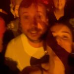 Roberta Sá Instagram - Esse fim de semana foi o primeiro que a gente resolveu sair pra se divertir. Não tinha trabalho e a gente foi prestigiar amigos, viver reencontros e a catarse de @caetanoveloso na @arenajockey . 1. Sem samba não dá @pedro_seiler 2. Não dá mesmo né? @clarissesette @moaluz @marcellemotta @wanderleymonteiro 3. Matando saudade @marianaximenes 4. Aplaudir amigos é bom demais @pretinhodaserrinha @albertocontinentino 5. Valentim o pinguim 6. É sono, só sono @araripejuliana