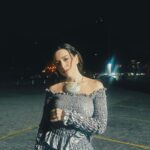 Roberta Sá Instagram - Ontem cantei no Baile do meu amigo Zé e foi delicinha! ⚡️💛 Styling: @marina____franco Beleza: @laispiubel Jockey Club Brasileiro