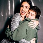 Roberta Sá Instagram - Hoje é dia de celebrar a Fernandinha, que é pequena só no tamanho, tão enorme ela é em tudo que faz. Minha parceira de estrada e de vida, te desejo muita saúde e amor, sempre! 📸 @karymefranca Circo Voador