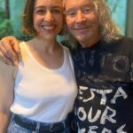 Roberta Sá Instagram - É NESTA QUINTA 🎊 O mestre @marcosvalle_oficial completa 80 anos e a gente faz a festa com ele no @circovoador… Me junto ao time formado por @joycemoreno.oficial, @frejatoficial, @charles_gavin, @marcelod2 e @azymuthoficial pra celebrar essa data com um show especial. Vai ser lindo, vem! 🎶 📍Os portões abrem às 20h e o início do show está previsto para começar às 21h. Portanto, chegue cedo #ficaadica Circo Voador