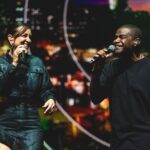 Roberta Sá Instagram – De volta às memórias incríveis do Show de Aniversário JBFM com @robertasaoficial e @pretinhodaserrinha! 💙✨

Já bateu saudade por aí também? 

📸: @marcellocavalcanti1 / @lucasjonesss / @lucasgama / @felipemazonilopes