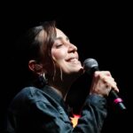 Roberta Sá Instagram - De volta às memórias incríveis do Show de Aniversário JBFM com @robertasaoficial e @pretinhodaserrinha! 💙✨ Já bateu saudade por aí também? 📸: @marcellocavalcanti1 / @lucasjonesss / @lucasgama / @felipemazonilopes
