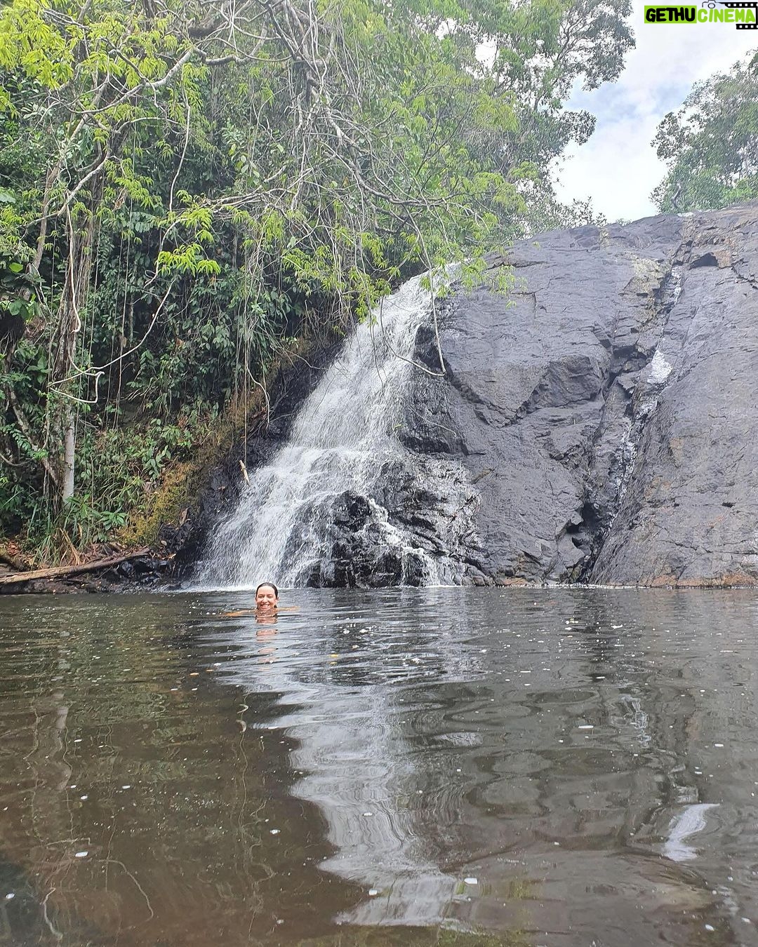 Roberta Sá Instagram - A natureza energiza e prepara para os desafios e alegrias. Tudo é vida, e regenera. O nordeste é o lugar onde sou mais feliz. Como tô feliz em anunciar que nosso já tradicional encontro no Carnaval de Natal vai acontecer no sábado, dia 10, no Polo Petrópolis 🎊