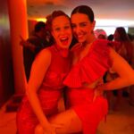 Roberta Sá Instagram - Esse fim de semana foi o primeiro que a gente resolveu sair pra se divertir. Não tinha trabalho e a gente foi prestigiar amigos, viver reencontros e a catarse de @caetanoveloso na @arenajockey . 1. Sem samba não dá @pedro_seiler 2. Não dá mesmo né? @clarissesette @moaluz @marcellemotta @wanderleymonteiro 3. Matando saudade @marianaximenes 4. Aplaudir amigos é bom demais @pretinhodaserrinha @albertocontinentino 5. Valentim o pinguim 6. É sono, só sono @araripejuliana