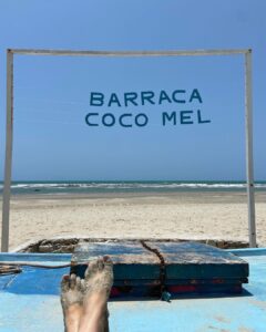 Roberta Sá Instagram - Das coisas que eu mais amo na vida, é conseguir aproveitar meu trabalho pra conhecer um pouco desse mundão de meu Deus. A ponta do mel entregou tudo. Meu RN é lindo e eu posso provar! Hoje tem Festival do Atum em Areia Branca! Vamo chegar, meu povo! Ponta Do Mel, Rio Grande Do Norte, Brazil