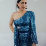 Roberta Sá Instagram - Prontíssima para 2024 💙🤍 Vamos juntos, Madureira! Feliz Ano Novo ✨ Styling: @marina____franco Makeup: @laispiubel 📸 @filipiescudine Madureira, Rio De Janeiro, Brazil
