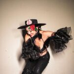 Roberta Sá Instagram - Bandoleira pro Baile da Arara 10 anos! 🦜♥️🦜 @carnavaldaarara Styling: @marina____franco Beleza: @foxgoulart 📸: @filipiescudine #carnaval #carnaval2024