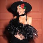 Roberta Sá Instagram - Bandoleira pro Baile da Arara 10 anos! 🦜♥️🦜 @carnavaldaarara Styling: @marina____franco Beleza: @foxgoulart 📸: @filipiescudine #carnaval #carnaval2024