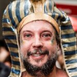 Roberta Sá Instagram - As fotos do @patricksister tem uma cremosidade que retratam bem o carnaval do @cordaodoboitata . Nos derretemos de amor a cada melodia entoada com uma multidão unida em não deixar morrer o legado dos corações foliões dos tempos de outrora, mirando na transformação trazida pelo movimento natural da vida. Que exista carnaval no nosso futuro. Que tenhamos um futuro com uma sociedade melhor! Parabéns @kiko.horta @thiago.queiroz.142 @paulinodias.oficial @cristiane.cotrim @skofaaa e todos os envolvidos! Viva o Zé Pereira, viva o carnaval!