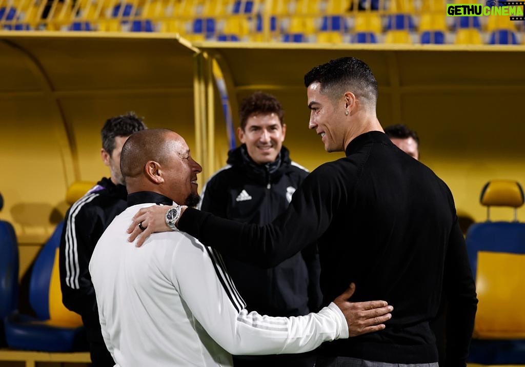 Roberto Carlos Instagram - Feliz em te ver mano @cristiano 🇧🇷🇵🇹