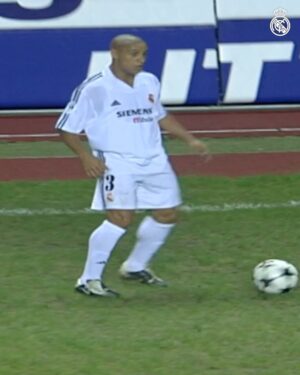 Roberto Carlos Instagram - 🥳🎂 Happy 50th birthday, @OficialRC3! 
🎁 ¡Feliz cumpleaños, leyenda!