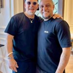 Roberto Carlos Instagram - Depois de tantos dias na @fifaworldcup vivemos muitas experiências, de uma linda copa do mundo , jogos , trabalhos , rever amigos , desfrutar do futebol e ver os melhores jogadores de cada seleção , foi maravilhoso, foi lindo mas agora pensar no clube @realmadrid e organizar para 2026 , obrigado a todos por estes lindos momentos 🇧🇷🇧🇷🇧🇷🇧🇷🇧🇷🇶🇦🇪🇸
