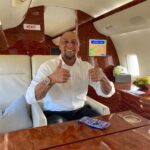 Roberto Carlos Instagram - Mal cheguei e já tô saindo de novo 😂😂 bora trabalhar ✈️