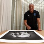 Roberto Carlos Instagram - Serious or not so serious? 😆 These amazing portraits by @drgotts are helping raise vital funds for @unicef_uk. They were taken #SoccerAid over the last two years. You can buy one of me or my teammates by going to the link in the @socceraid bio