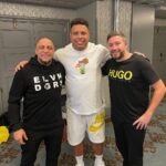 Roberto Carlos Instagram – Muito bom estar com vocês @ronaldo @paulbrighten @entourage_sport