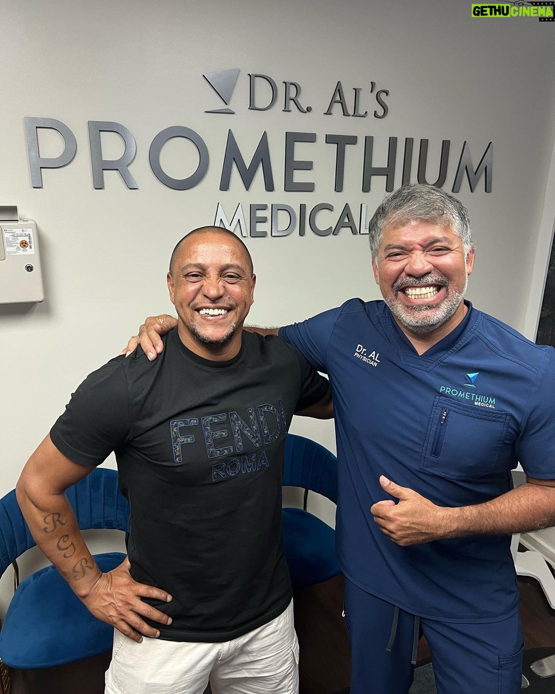 Roberto Carlos Instagram - Dia de checar os meus exames no @dr.al_realhealth … Impressionado com a excelência do atendimento, medicina avançada que vai me ajudar muito, tô até pensando em voltar a jogar 😜 … Obrigado @promethiumhormones … Dr. Al Promethium Medical