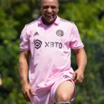 Roberto Carlos Instagram - Getting ready for The Beautiful Game this Saturday at #DRVPNKStadium 🤩 Link in bio to secure your tickets 🔗