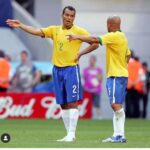 Roberto Carlos Instagram - Muitas felicidades TUFO @cafu2 Deus te abençoe amigo 👏👏👏👏🇧🇷🇧🇷🇧🇷🇧🇷🇧🇷