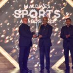 Roberto Carlos Instagram - Muchas gracias por el premio @ahmedmahloof Thanks Maldives por todo el cariño nos vemos en breve .
